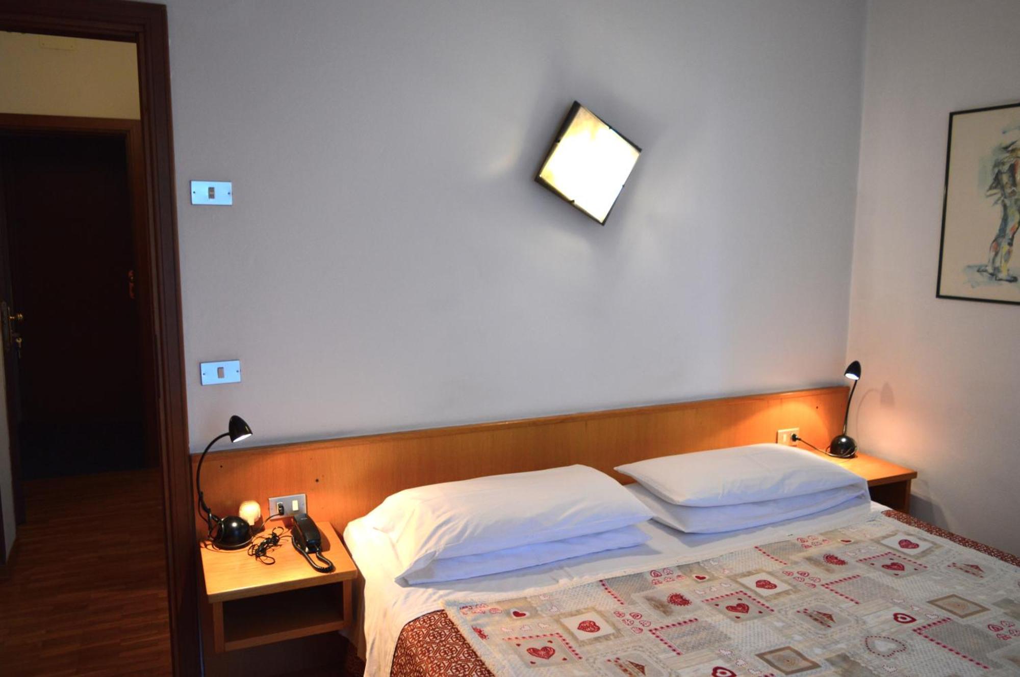 Hotel Wanda Пінцоло Екстер'єр фото